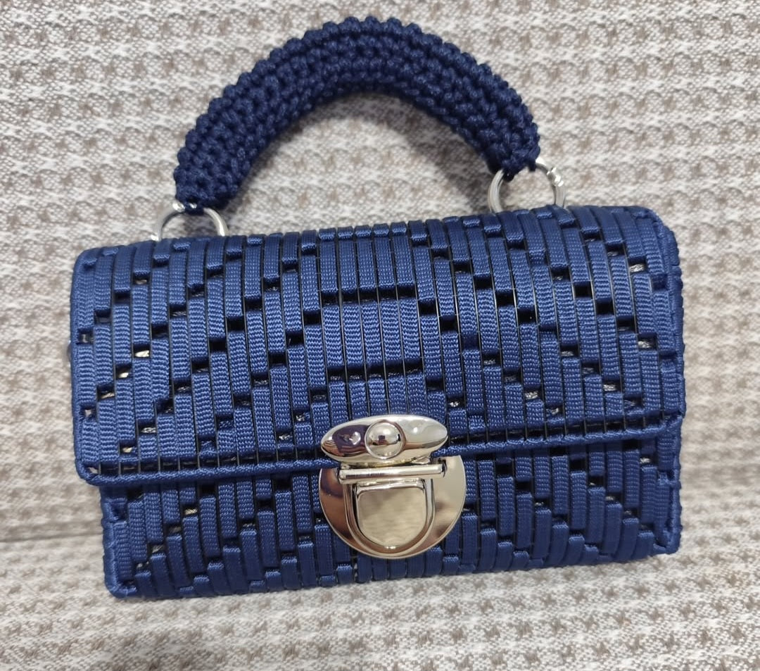 Carteras Tejidas hechas a Mano.