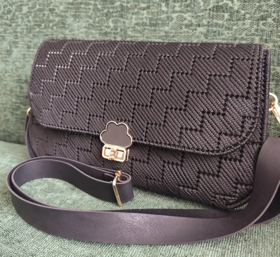 Carteras Tejidas hechas a Mano.