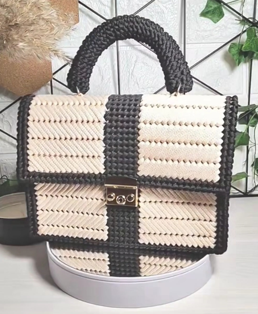 Carteras Tejidas hechas a Mano.